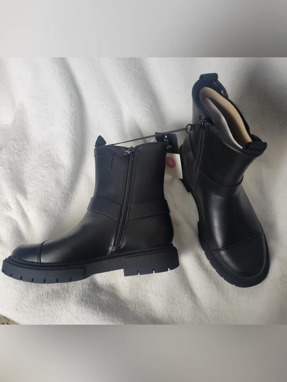NWT-Kids1 Coachella style  Black Crosby Harness  Ankle boots,silver hardware